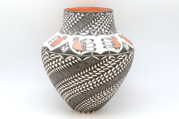Acoma Fine Line Parrot Pot